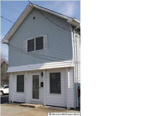 201 Thompson Ave, Middletown NJ  07748-5353 exterior