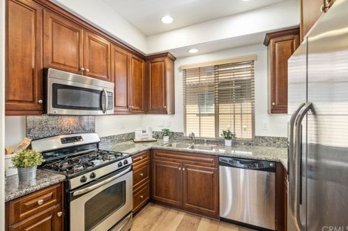 26 Full Moon, Irvine CA  92618-8843 exterior