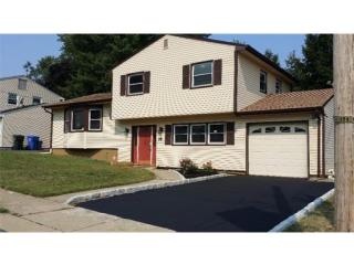 18 Denman Dr, Perth Amboy, NJ 08863-1202