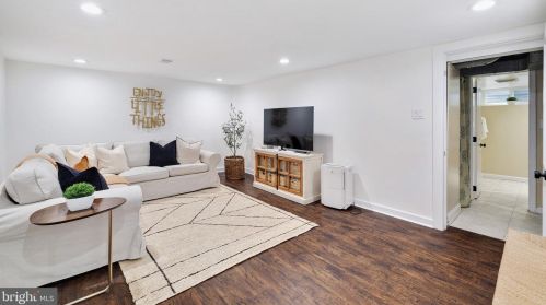 9613 Clearview Pl, Silver Spring MD 20901-2902 exterior