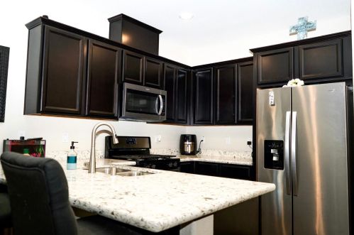 9940 Macabee Ln, Elk Grove, CA 95757-2551