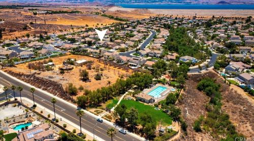 12741 Royal Palm Ln, Riverside CA  92503-7077 exterior