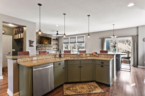 15918 Cobblestone Lake Pkwy, Saint Paul MN  55124-7851 exterior