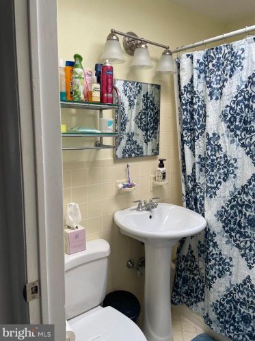 6530 Keystone St, Philadelphia PA 19135-2422 exterior