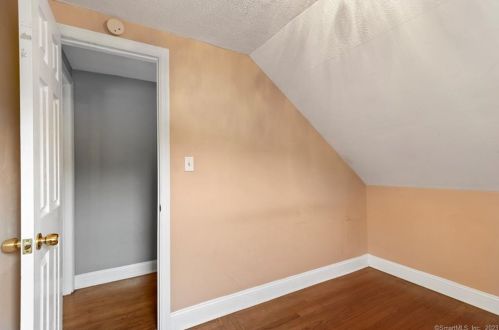 160 River Rd, Huntington CT  06484-4444 exterior