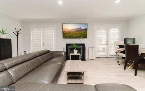 5703 Oakshore Ct, Springfield VA  22015-2250 exterior