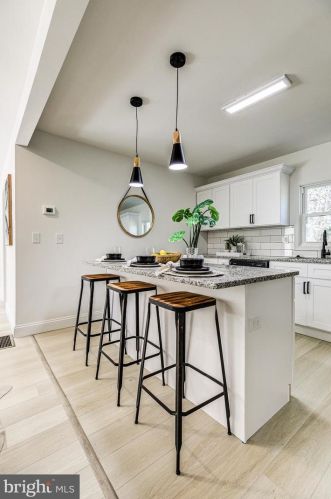 1005 Shore Acres Rd, Arnold MD  21012-1725 exterior