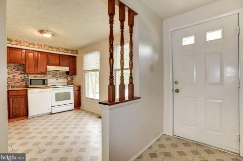 6002 Cedar Wood Dr, Columbia, MD 21044-3669