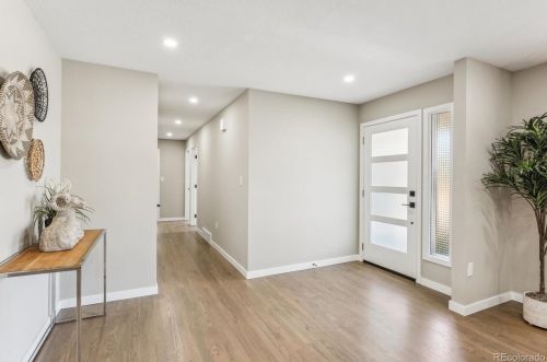 2070 Un Dr, Aurora CO 80015-6600 exterior