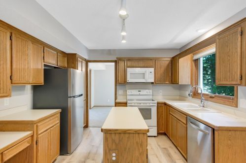 663 Bridle Ridge Rd, Saint Paul MN  55123-1679 exterior