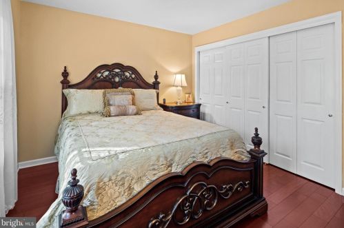 16 Ronit Dr, Trenton NJ 08628-2225 exterior