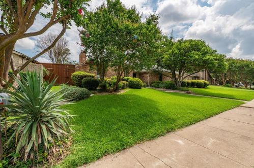 16314 Amberwood Rd, Dallas TX  75248-2814 exterior