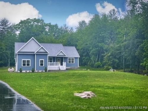 35 Village Rd, Wells, ME 04090-7533
