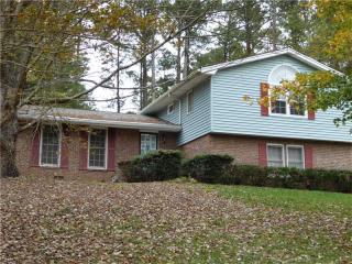 4524 Mountain Creek Dr, Roswell, GA 30075-4035