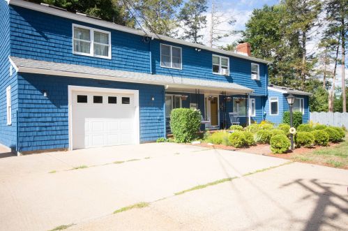 43 Evergreen Dr, Seabrook, NH 03874-4025