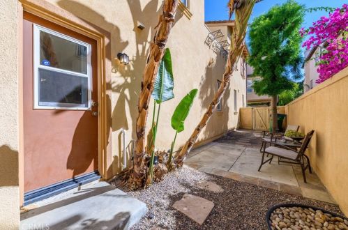 39 Tall Oak, Irvine CA  92603-4213 exterior