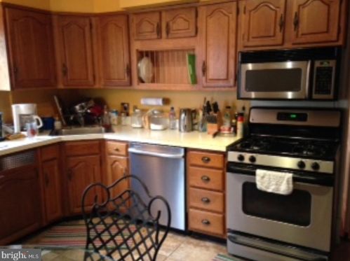 303 Gravers Ln, Philadelphia PA  19118-2804 exterior