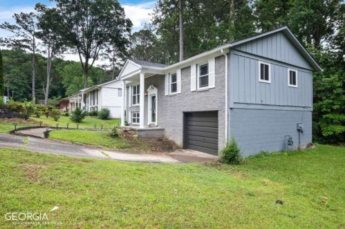 4652 Edwina Ln, Atlanta GA  30331-6802 exterior