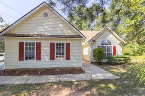 100 Hampton Brook Dr, Hampton, GA 30228-3060