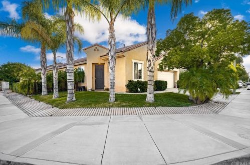 294 Camino De La Luna, Perris, CA 92571-2991