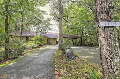 1165 Black Branch Rd, Rabun Gap, GA 30568-2537