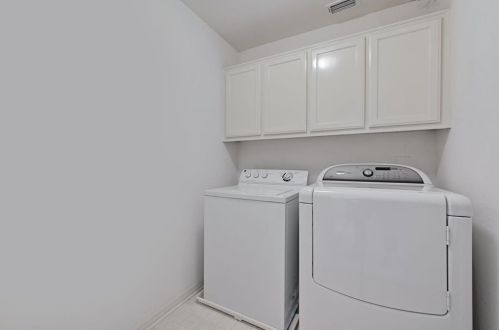 7811 Cheno Cortina Trl, Austin TX  78749-2717 exterior