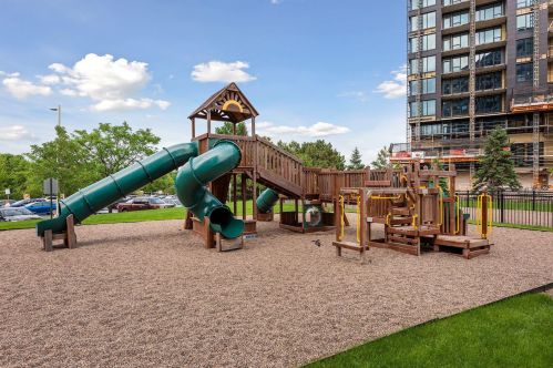 1120 2nd St, Minneapolis MN  55415-1204 exterior