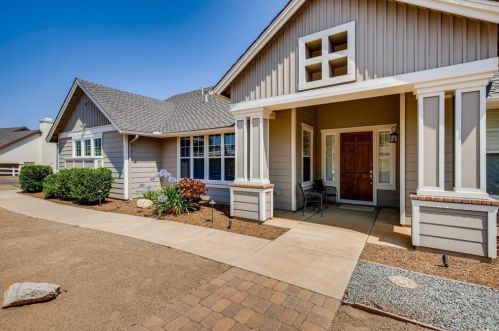 30347 Palomar Vista Dr, Valley Center, CA 92082-4536