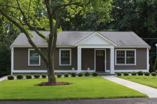 5 Possum Cir, Norwalk CT  06854-3808 exterior