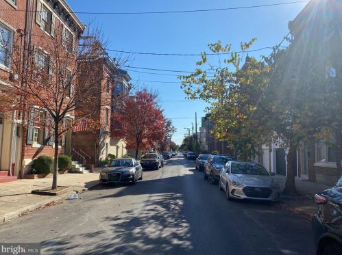 807 3rd St, Philadelphia, PA 19147-3312