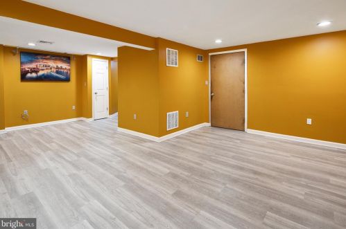 2 Exeter Ct, Princeton NJ  08540-7000 exterior