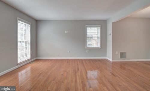 5601 Castlebury Ct, Springfield VA  22015-1883 exterior