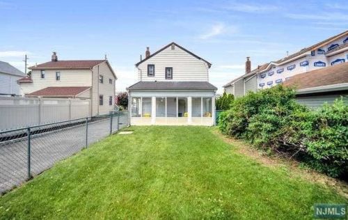 166 Lincoln Ave, Wood-Ridge NJ  07075-1100 exterior