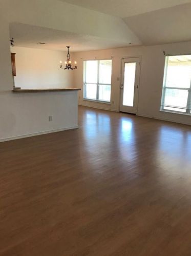 165 Valruth Cir, Uhland TX  78640-5528 exterior