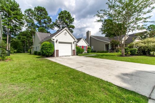 106 Surlington Dr, Ladson, SC 29456-3950
