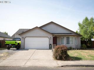 601 5th St, Battle Ground, WA 98604-8906