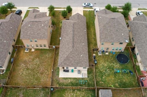 1649 Treeta Trl, Uhland TX 78640 exterior