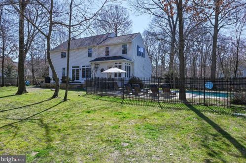 1314 Thomas Rd, Riviera Beach, MD 21122-2338