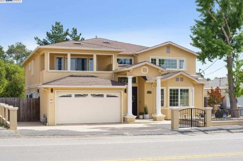 1863 D St, Hayward, CA 94541-4434