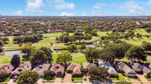 2817 Laurel Oaks Dr, Garland TX  75044-6944 exterior