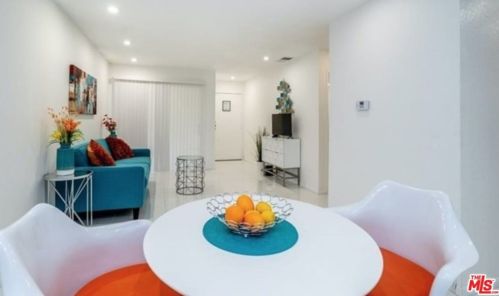 420 Villa Ct, Palm Springs, CA 92262-0668