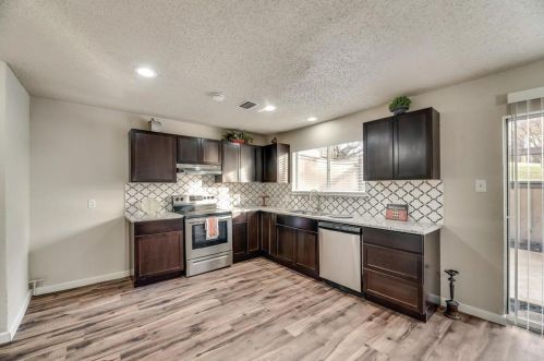 5500 Willow Cir, Fort Worth TX  76112-1952 exterior