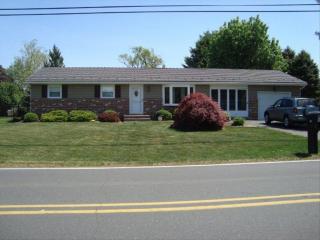 107 Lone Ln, Allentown, PA 18104-9538