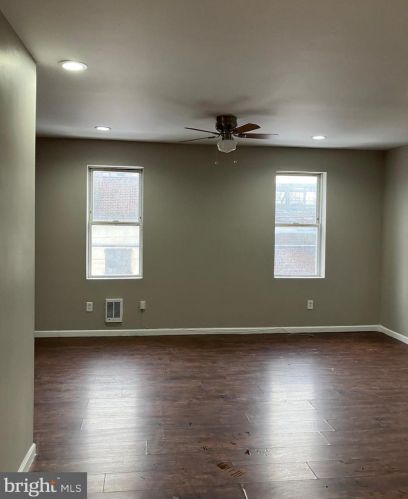 3312 Amber St, Philadelphia, PA 19134-3207
