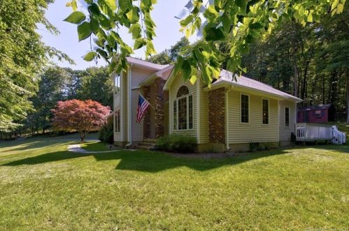 221 Eastview Dr, Coventry, CT 06238-3610