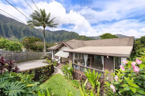 47499 Ahuimanu Rd, Kaneohe, HI 96744