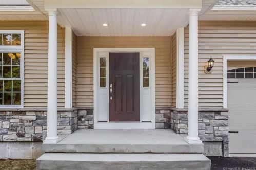 19 Cranberry Ln, Ellington, CT 06029-2431