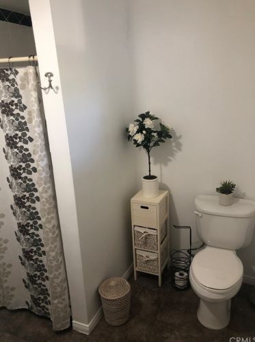 1102 Riviera Dr, Santa Ana CA 92706-1543 exterior