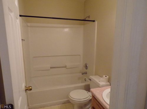 3447 Oak Leaf Ct, Rex GA 30273-2196 exterior