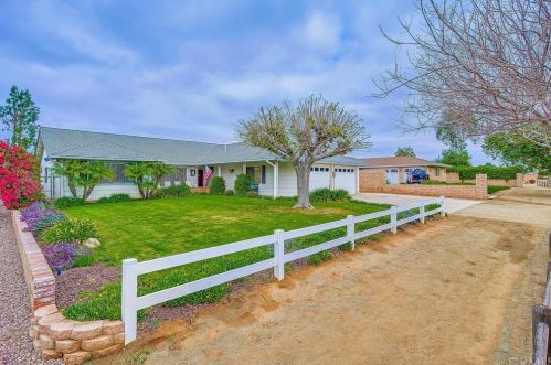 2817 Shadow Canyon Cir, Norco, CA 92860-1147